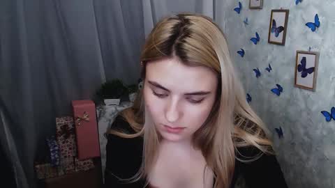 shy_sabrina_ online show from January 21, 2025, 4:48 pm