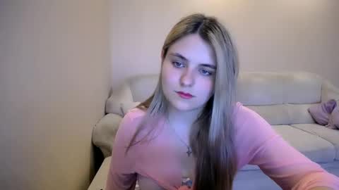 shy_sabrina_ online show from May 19, 2026, 3:29 pm