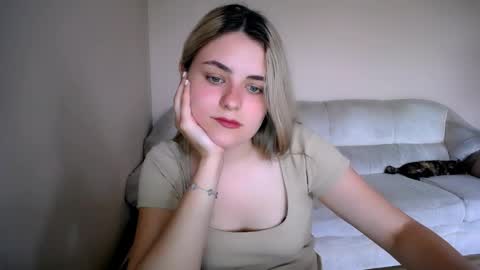 shy_sabrina_ online show from May 25, 2026, 2:23 pm