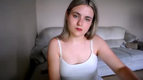 shy_sabrina_ online show from June 19, 2026, 1:15 pm