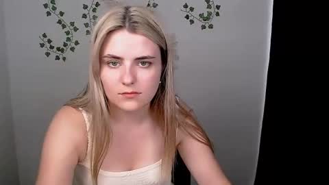 shy_sabrina_ online show from June 29, 2026, 1:11 pm