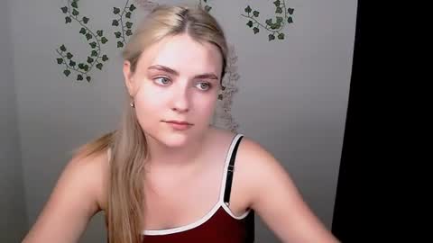 shy_sabrina_ online show from June 30, 2026, 12:39 pm