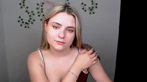shy_sabrina_ online show from July 13, 2026, 12:08 pm