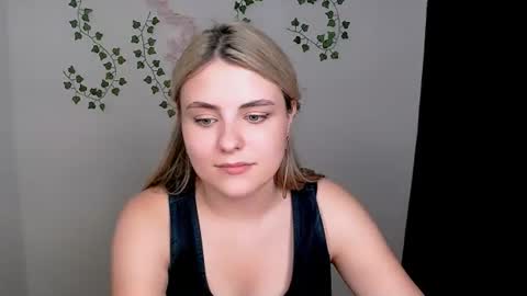 shy_sabrina_ online show from July 14, 2026, 12:22 pm