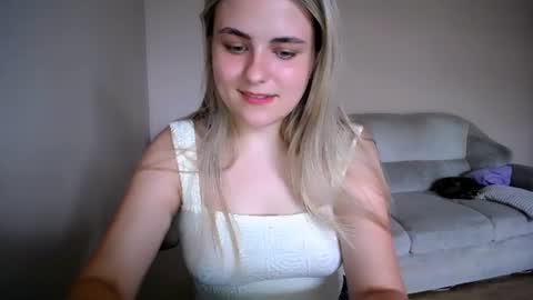 shy_sabrina_ online show from July 21, 2026, 1:35 pm