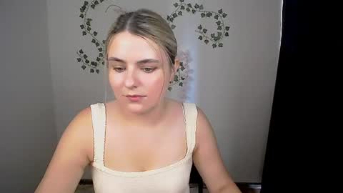 shy_sabrina_ online show from August 4, 2026, 1:36 pm