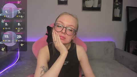 Snapshot of shy_suchka chatting on February 14, 2025, 1:34 am Melissa online show from February 14, 2025, 1:34 am