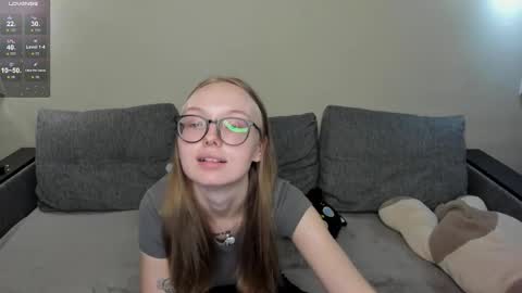 Snapshot of shy_suchka chatting on September 29, 2025, 4:01 pm Melissa online show from September 29, 2025, 4:01 pm