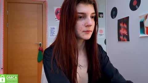 Snapshot of shybella_girl chatting on January 19, 2025, 7:25 am Bella online show from January 19, 2025, 7:25 am