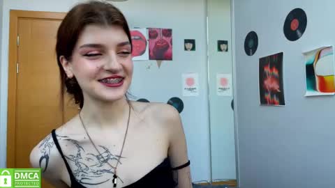 Snapshot of shybella_girl chatting on February 14, 2025, 7:49 am Bella online show from February 14, 2025, 7:49 am