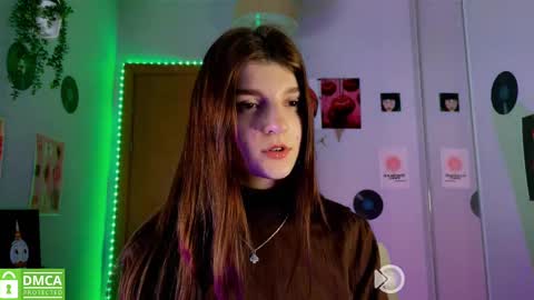 Snapshot of shybella_girl chatting on March 6, 2025, 6:59 pm Bella online show from March 6, 2025, 6:59 pm