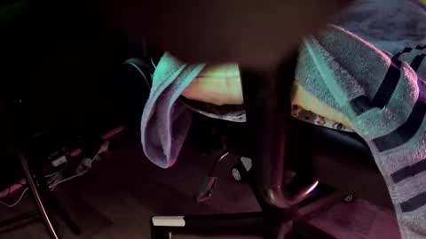 Klark Bent online show from November 27, 2025, 2:02 am