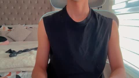 Snapshot of shydude666 chatting on October 4, 2025, 10:08 pm shydude666 online show from October 4, 2025, 10:08 pm