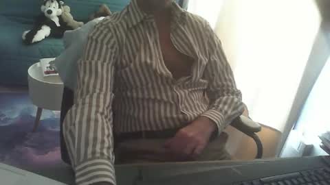 shyfrenchcock online show from October 27, 2025, 2:43 pm