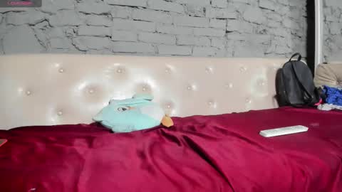 Snapshot of shygurl18hot chatting on February 19, 2025, 9:28 am shygurl18hot online show from February 19, 2025, 9:28 am