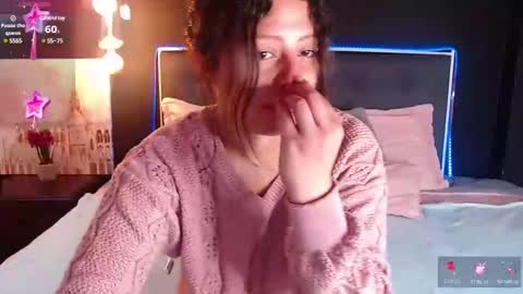 Snapshot of shyvibes_ chatting on February 2, 2025, 7:04 pm CALL ME CHARLOTTE online show from February 2, 2025, 7:04 pm