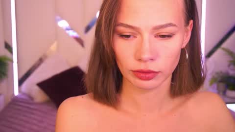 shyysiren online show from December 2, 2025, 9:03 am