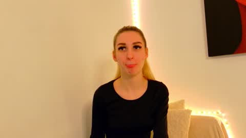 Snapshot of sia_a chatting on February 27, 2026, 6:35 am Anastasia online show from February 27, 2026, 6:35 am