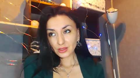 Snapshot of siaconna chatting on December 22, 2024, 7:44 am Siaconna online show from December 22, 2024, 7:44 am