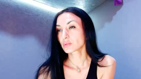 Siaconna online show from March 18, 2026, 6:27 am