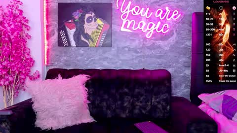 siamarlin online show from December 5, 2025, 8:16 pm