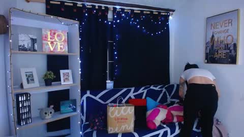 sian online show from February 10, 2025, 1:22 pm