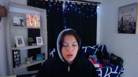 sian online show from February 12, 2025, 1:27 pm