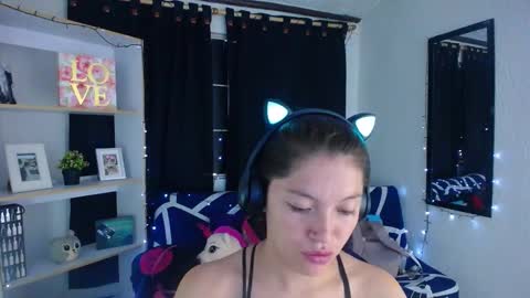 sian online show from February 28, 2025, 7:25 pm