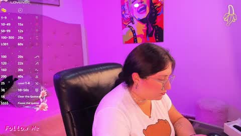 SIENNA  online show from April 10, 2026, 5:06 pm