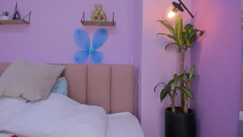 Snapshot of sienna_mg12 chatting on November 27, 2025, 11:56 am sienna_mg12 online show from November 27, 2025, 11:56 am