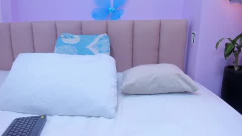 Snapshot of sienna_mg12 chatting on November 29, 2025, 11:57 am sienna_mg12 online show from November 29, 2025, 11:57 am