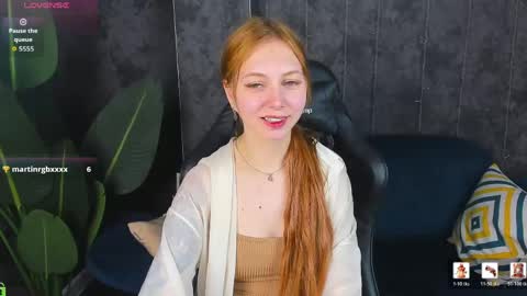 Snapshot of sienna_nyx chatting on May 26, 2026, 9:05 am Sienna online show from May 26, 2026, 9:05 am