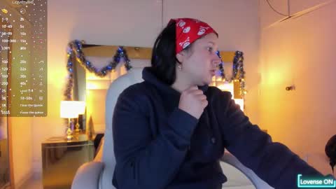 Sienna  online show from December 23, 2025, 11:08 am