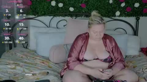 Snapshot of siennaxluxx chatting on July 14, 2026, 6:24 pm Sienna Luxx online show from July 14, 2026, 6:24 pm