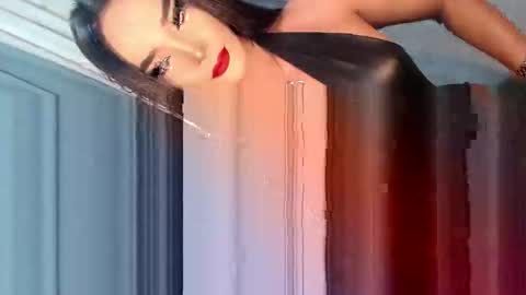 Snapshot of sierrafina_mcbride chatting on May 3, 2026, 6:19 am Sierrafina online show from May 3, 2026, 6:19 am