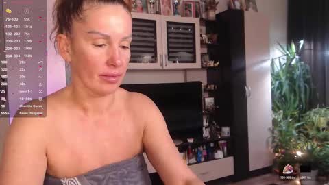 silenaa_sloussen online show from November 18, 2025, 5:23 am