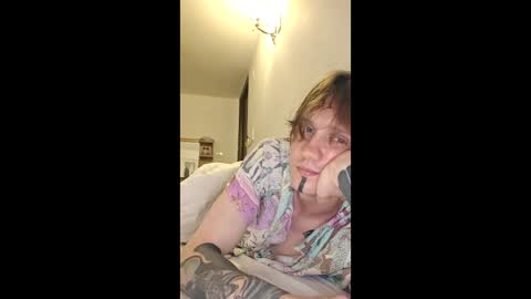silent_stitch online show from May 12, 2026, 5:04 am