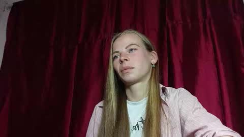 JULIANA online show from March 26, 2026, 10:04 pm