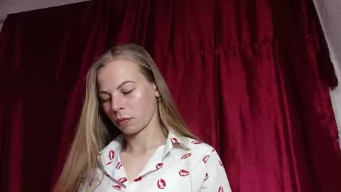 JULIANA online show from March 29, 2026, 7:14 pm