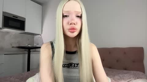 Diana  online show from October 1, 2025, 5:52 pm