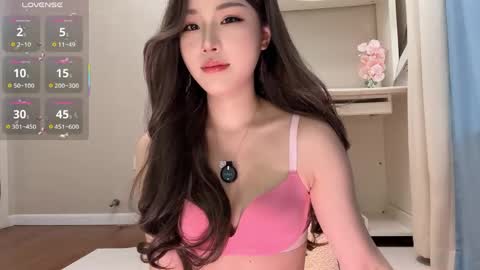 sililis online show from April 7, 2026, 9:43 am