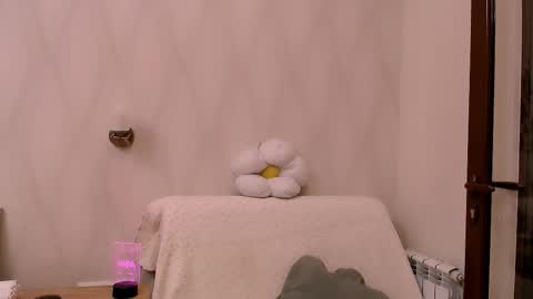 silk_ann online show from January 11, 2026, 5:45 am