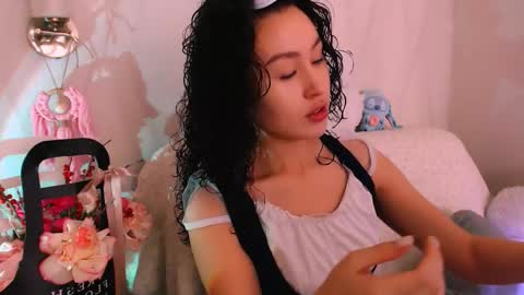 silk_ann online show from February 5, 2026, 6:51 am