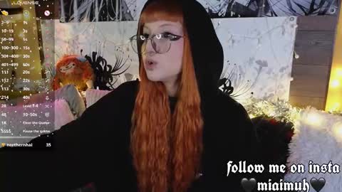 Mia online show from December 19, 2025, 9:55 pm