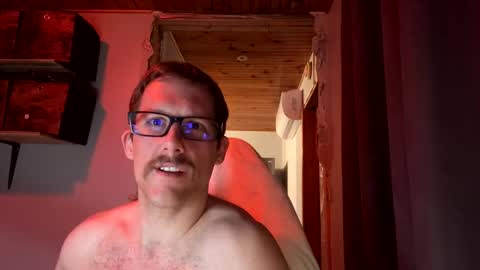 Snapshot of sillydillynewfie chatting on May 4, 2026, 7:26 am Silly Dilly Newfie online show from May 4, 2026, 7:26 am