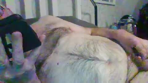 sillyoldman45221063 online show from April 2, 2026, 7:33 pm