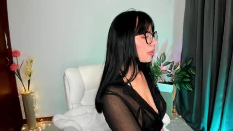 Silvanna online show from December 20, 2025, 4:58 pm