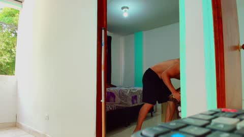 Snapshot of silvano_torrez chatting on December 4, 2024, 2:04 pm silavno online show from December 4, 2024, 2:04 pm