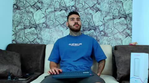 Snapshot of silvano_torrez chatting on December 6, 2024, 9:46 pm silavno online show from December 6, 2024, 9:46 pm