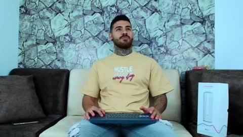 Snapshot of silvano_torrez chatting on December 14, 2024, 2:34 am silavno online show from December 14, 2024, 2:34 am